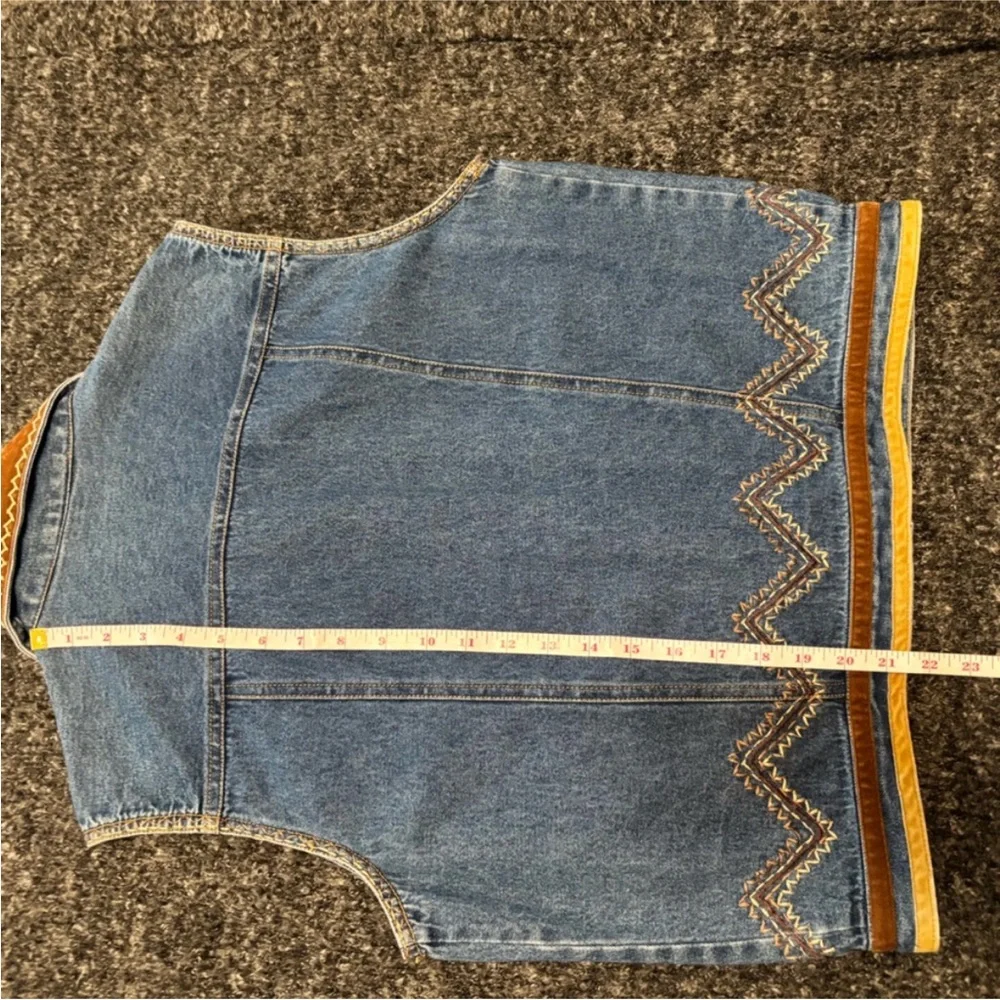 Life Style Sz XL Cotton Suede Trim Embroidered Denim County Western Vest - Picture 9 of 9